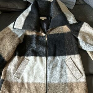 Three quarter sleeve coat